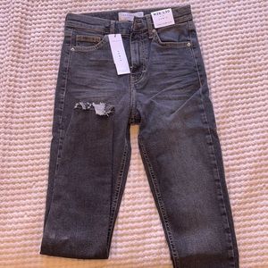 TopShop distressed Jamie - size 26
